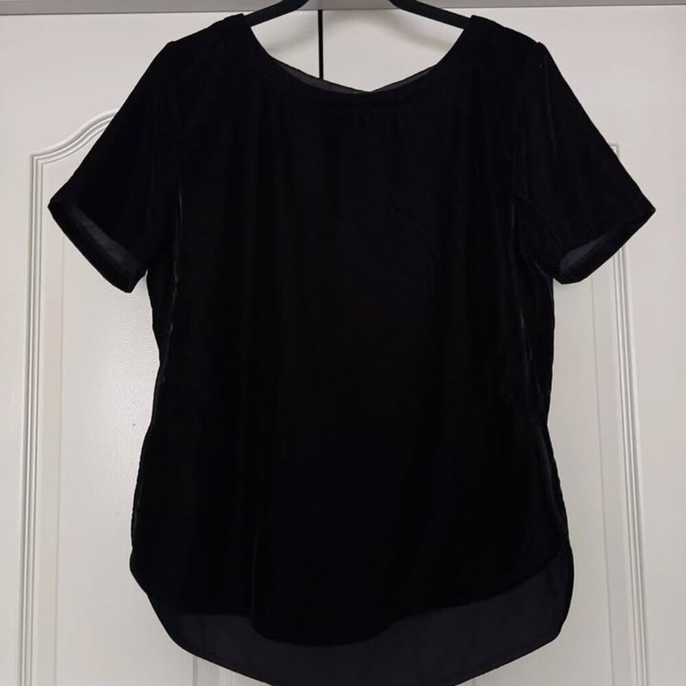Classic Banana Republic Black Velvet Scoop-Neck Top | Size Medium